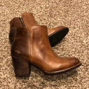Bedstu boots, barely worn.